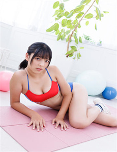 《里美尤利娅全集-老女人色黄大片》